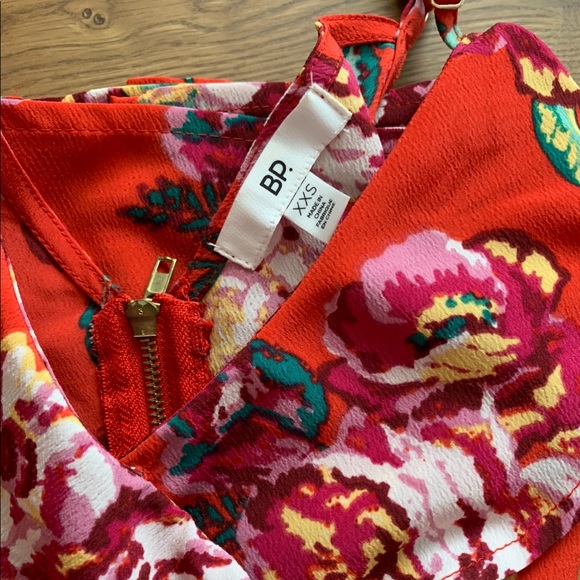 Floral romper - Picture 3 of 3